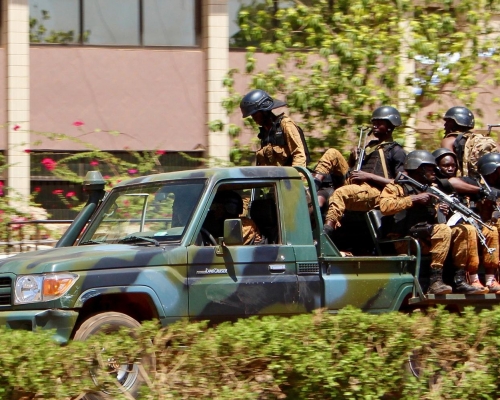 非洲布基納法索首都瓦加杜古的保安人員。AP資料圖片