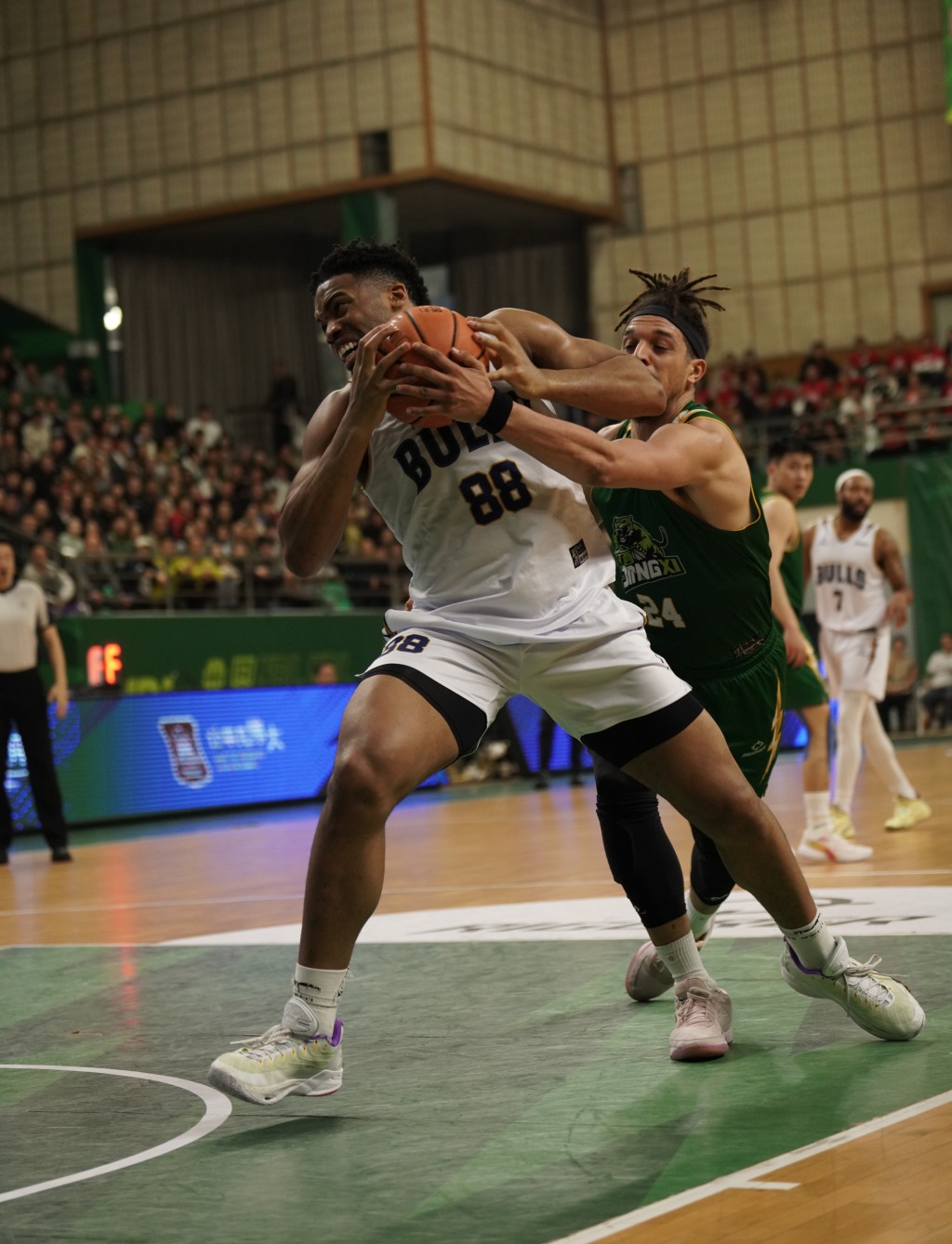 阿诺斯克得到12分。香港金牛图片