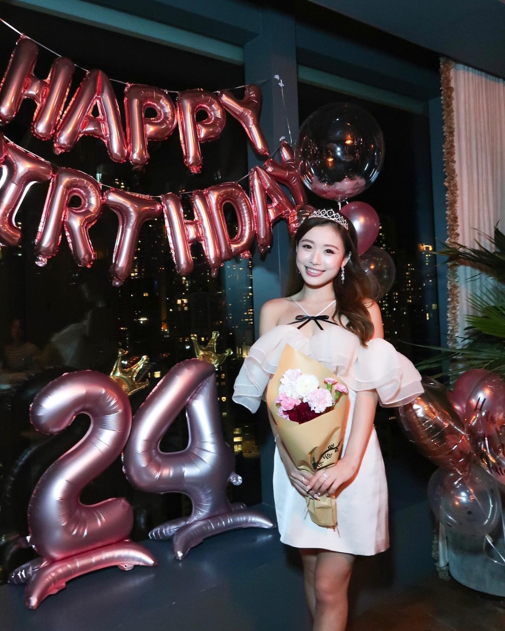 马晓晴去年11月庆祝24岁生日。