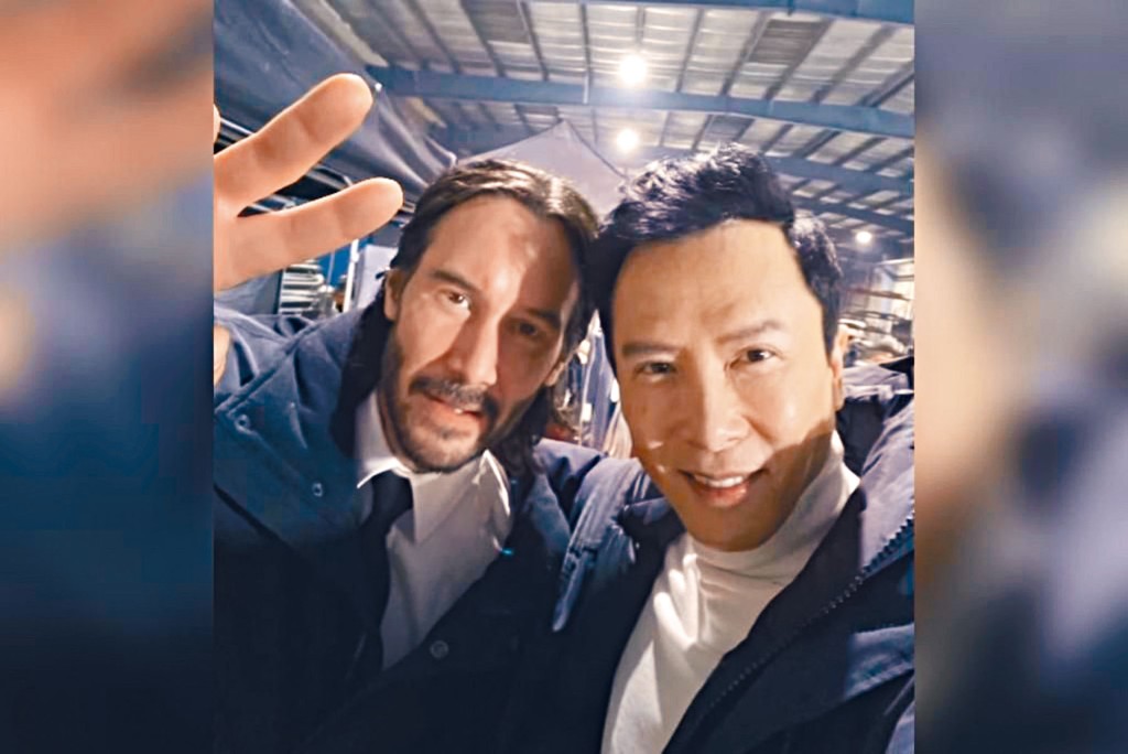 ■甄子丹在煞科日跟奇洛自拍留念。