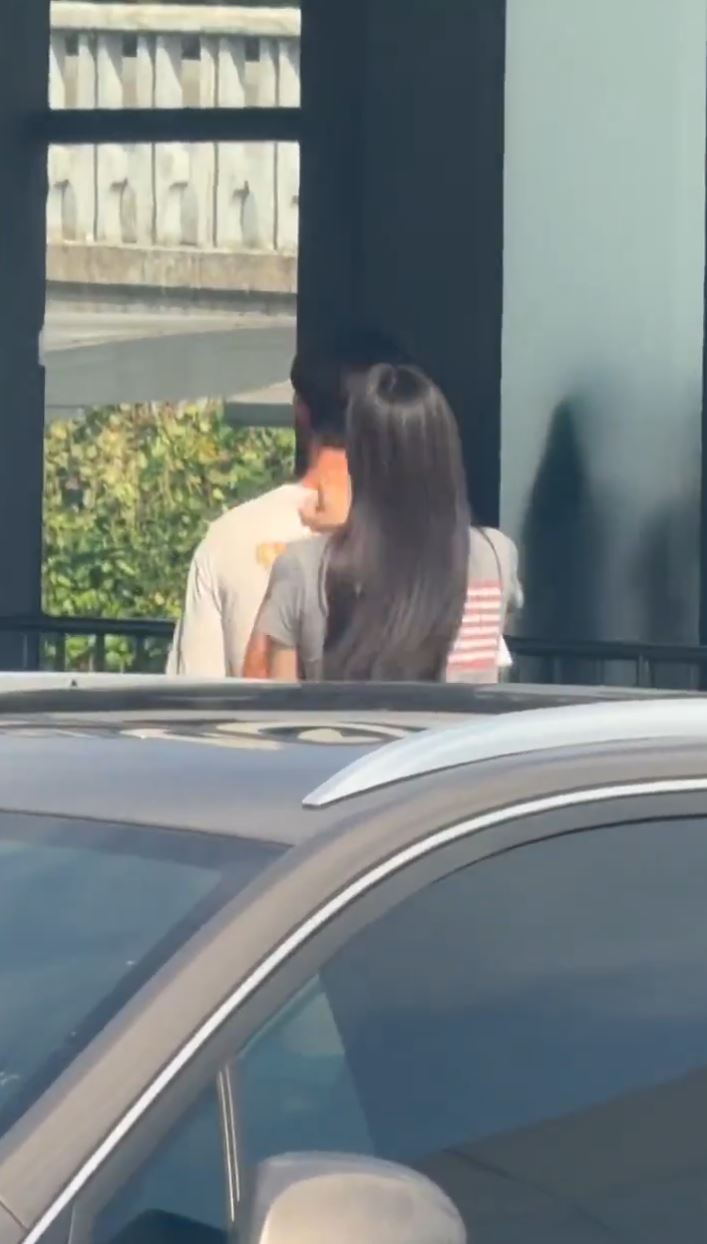 北京男子被女友當街連摑八巴無還手獲讚。