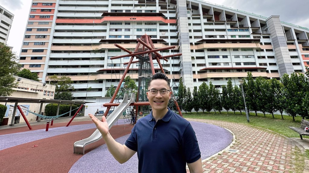 梁熙表示，新加坡8成市民都居於組屋，大部分更是自置，以少於市價四分之一的價錢就可以完置業夢。梁熙FB