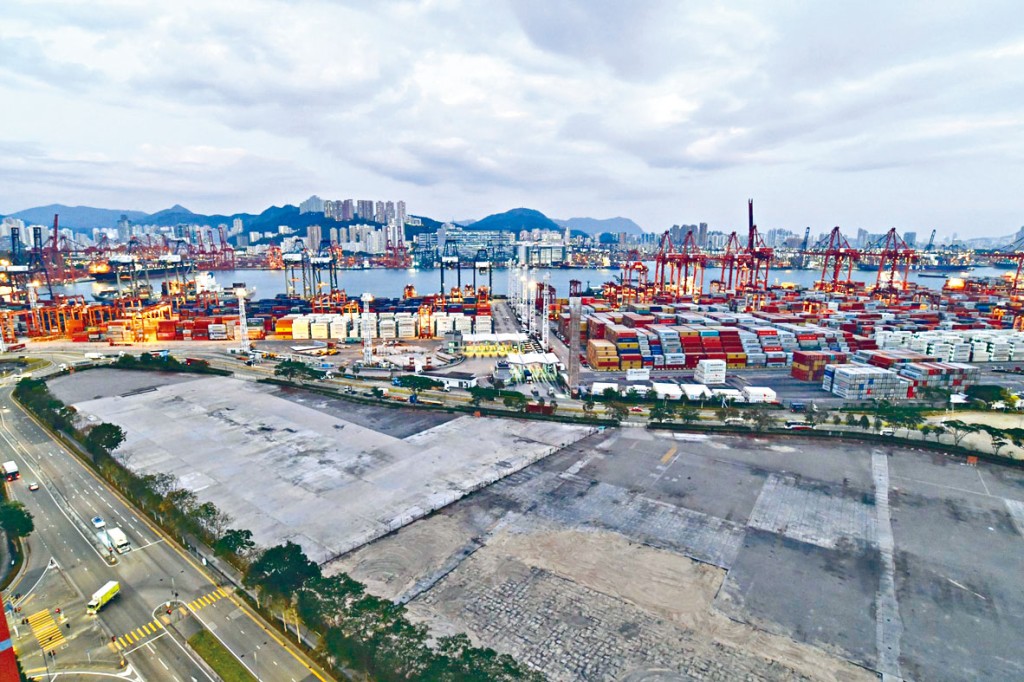 ■地政總署昨公布，推出青衣物流地皮招標，市場估值約65億至88.8億，每方呎樓面地價約2900至4000元。