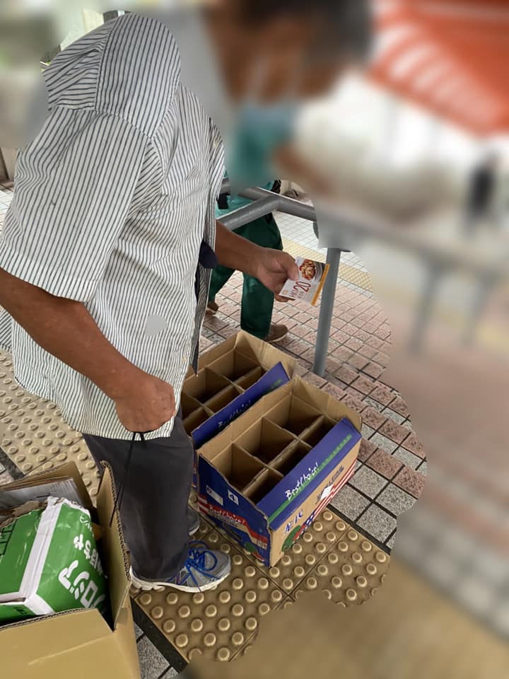 翌日重遇伯伯,成功送上餐券。無名共行FB