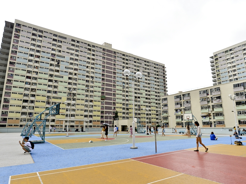 彩虹邨出名的打卡点篮球场。资料图片