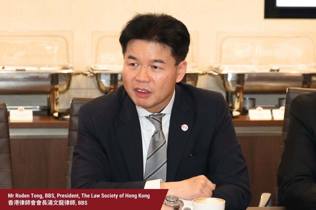 湯文龍建議可考慮在有關安排中加入調解條款，並善用國際調解院（IOMed）的調解服務。