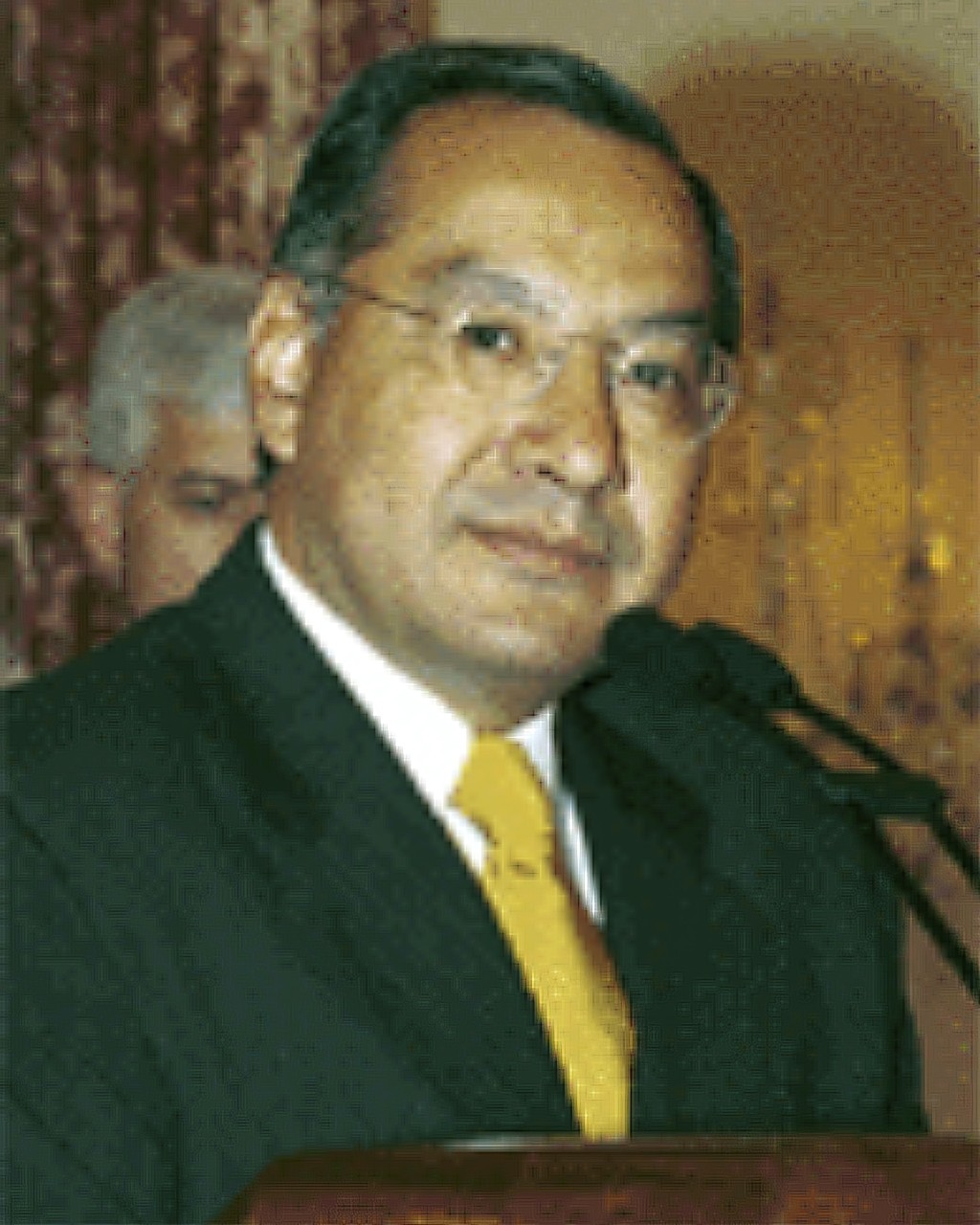 羅查任職美國駐玻利維亞大使時期的照片。 美聯社