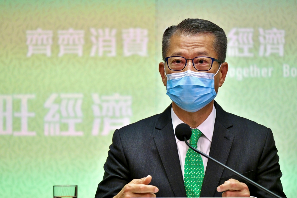 財政司司長陳茂波上個星期公布派消費券的細節。資料圖片