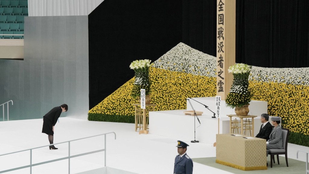 高市早苗從日本武道館遙拜靖國神社。 法新社