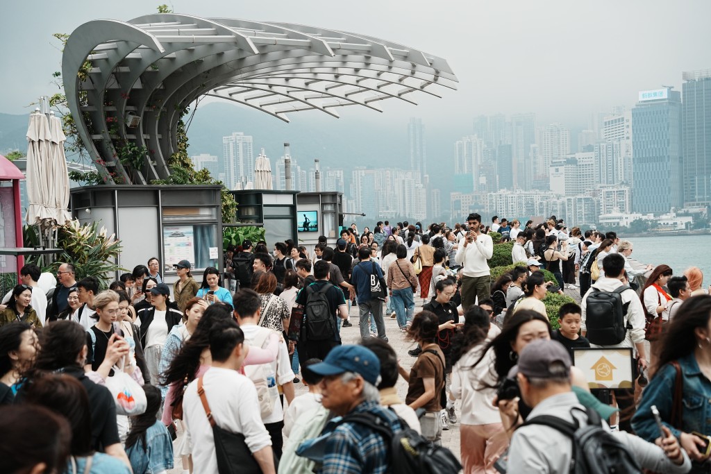 本港今年首3個月錄得1,431萬訪港旅客，按年上升17%。資料圖片