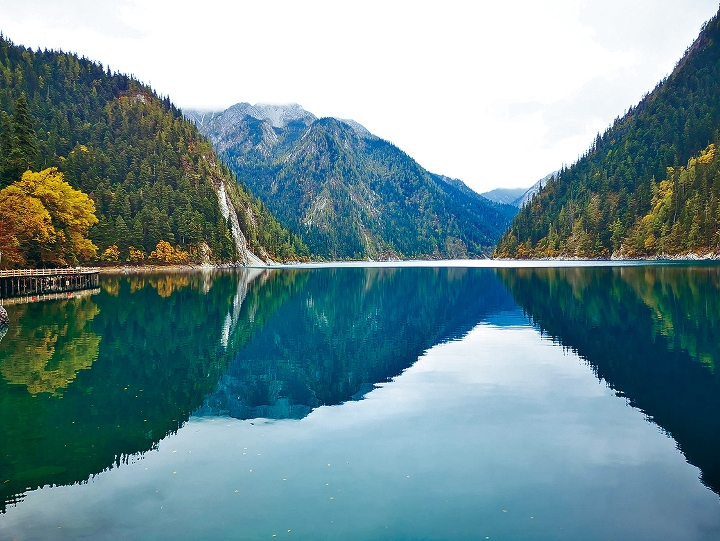 長海是查窪溝景區的人氣景點之一。