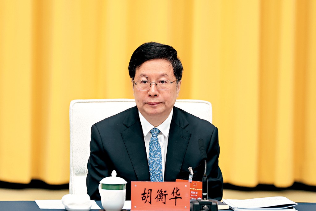 3月6日，胡衡華在北京參加全國人大重慶代表團會議。