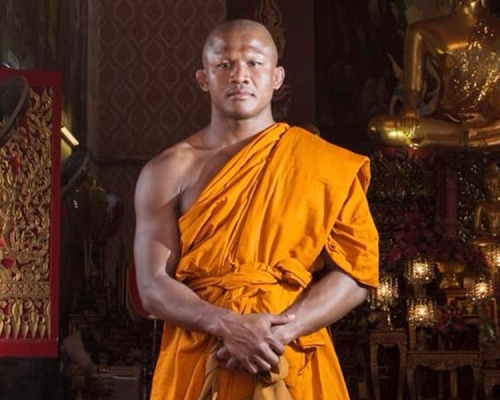 播求被眾高僧贈予「毅行者」的法號。播求facebook