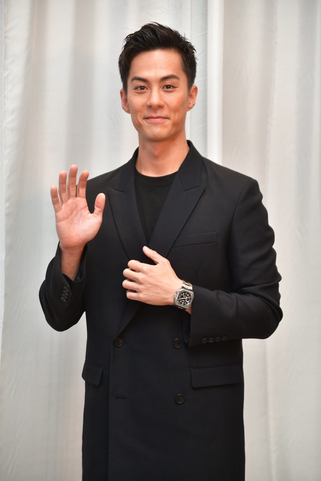 朱仔曾跟前女友戴情侣表。