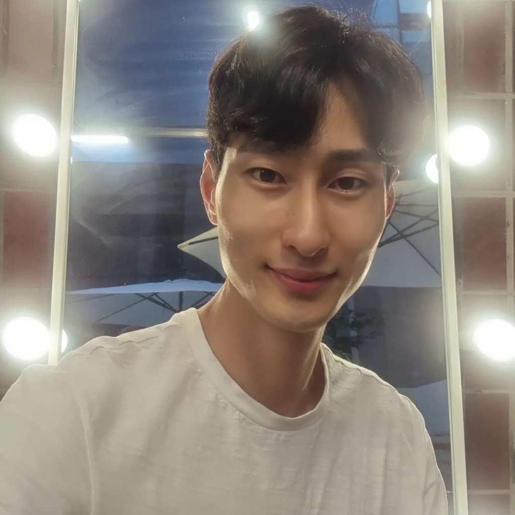 現年30歲。