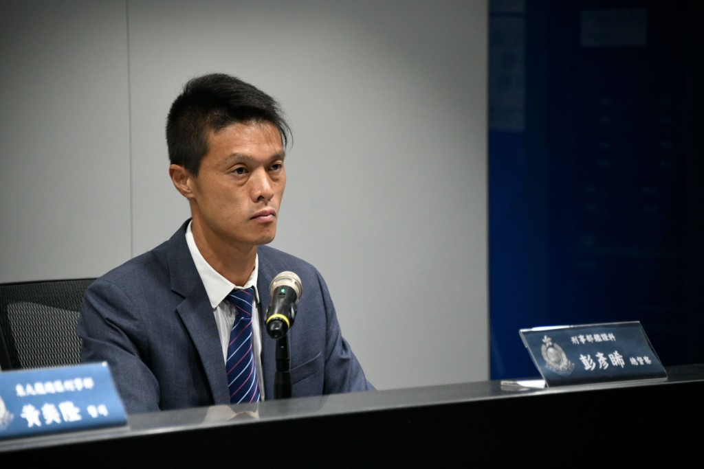 刑事部鉴证科总督察彭彦睎指性罪行定罪纪录查核机制于2011年推出,目的为减低儿童及精神上无行为能力人士受性侵犯的风险。 刑事部鉴证科总督察彭彦睎指性罪行定罪纪录查核机制于2011年推出,目的为减低儿童及精神上无行为能力人士受性侵犯的风险。