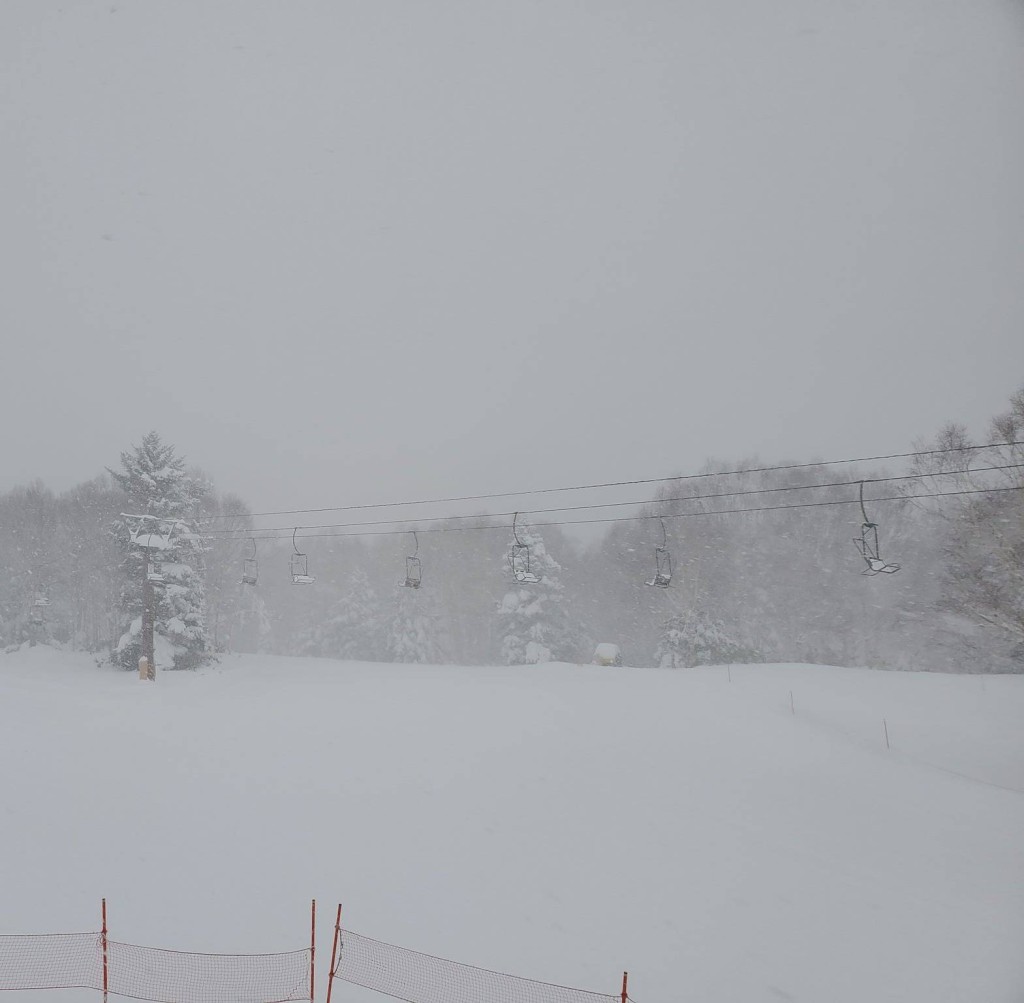 燒額山滑雪場深受愛好者歡迎。X