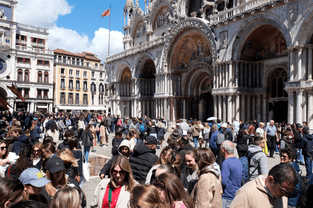 威尼斯入城费征收日扩至54日,措施被质疑是否有效减少旅客。 路透社 威尼斯入城费征收日扩至54日,措施被质疑是否有效减少旅客。 路透社
