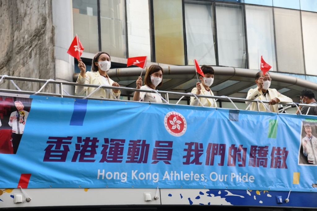 三年前东京奥运后，港府及港协暨奥委会也有举行巴士巡游。（资料图片）