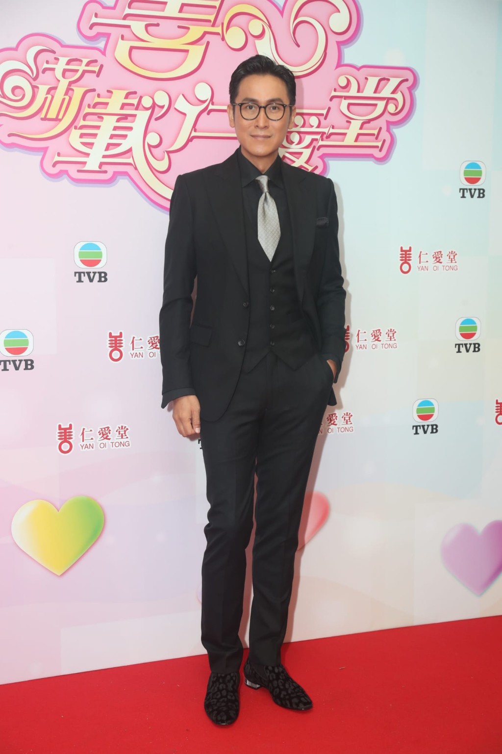 唔排除父子檔,甚至一家三口出合唱歌。