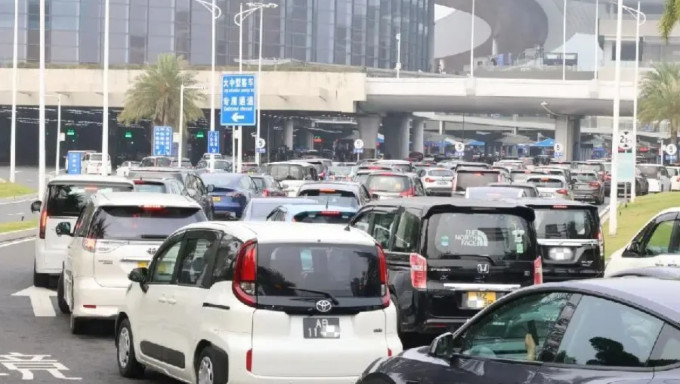 港車北上。資料圖片