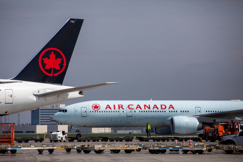 加拿大航空就霍金斯的事件致歉。路透社