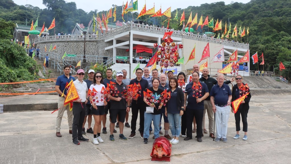 香港遊艇會代表每年都會在「天后誕」當天，前往天后廟參拜天后娘娘，祈求來年風調雨順，運動員平安順遂。