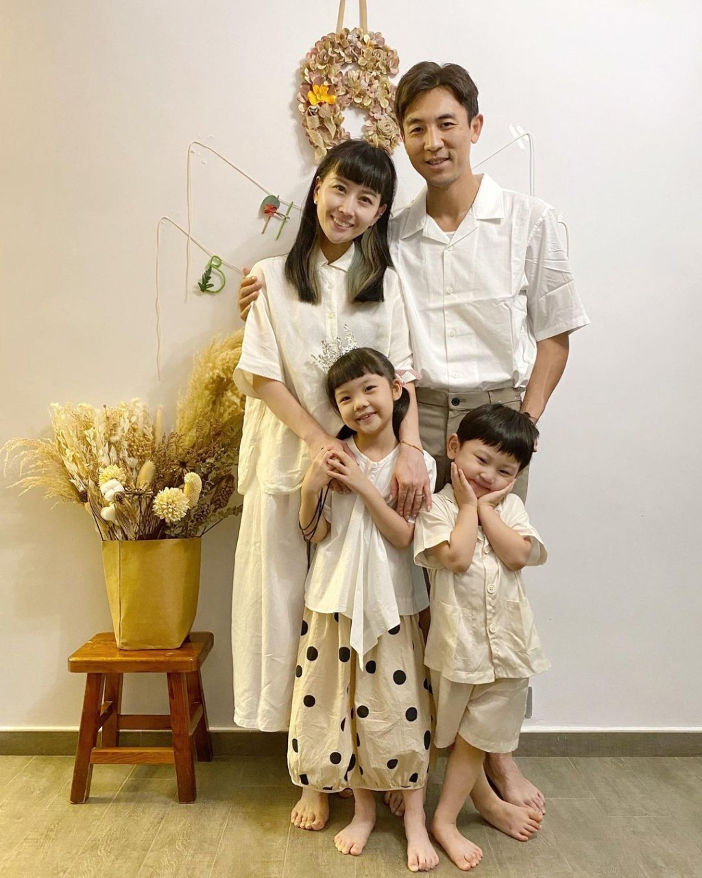 上年的無綫頒獎禮譚俊彥獲視帝一位時也正是二人結婚7周年紀念日。