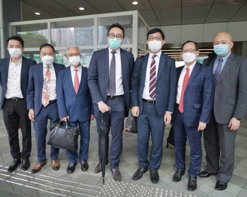 黃進達（左四）、唐偉邦（右三）。