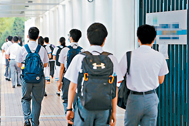 下周一是开学日。资料图片