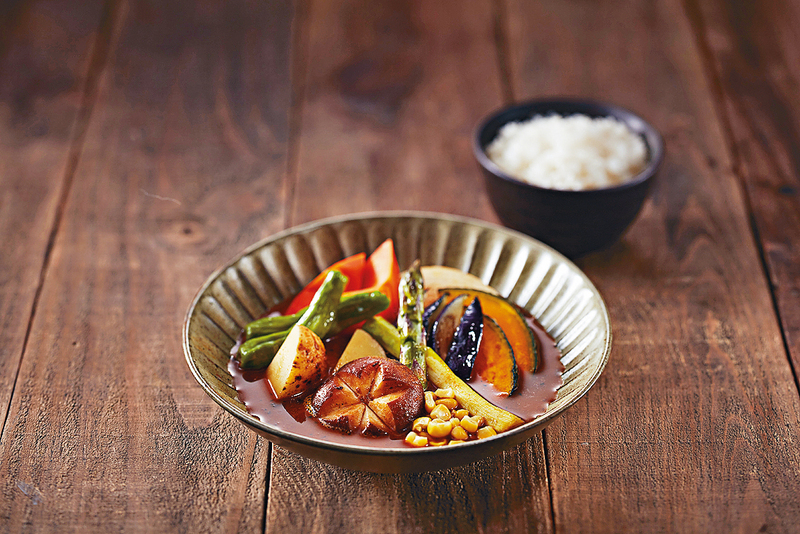 野菜北海道湯咖喱
長時間慢火熬煮的湯頭，配上辛香材料及時令蔬菜，香甜惹味。