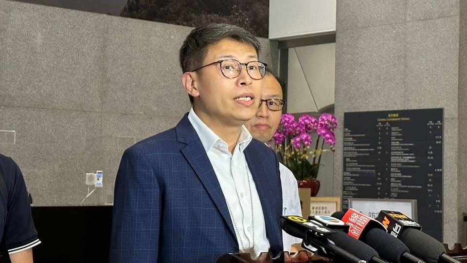 公務員總工會主席馮傳宗向會員呼籲,號召積極參與兩項支持2025年立法會換屆選舉的活動。 公務員總工會主席馮傳宗向會員呼籲,號召積極參與兩項支持2025年立法會換屆選舉的活動。