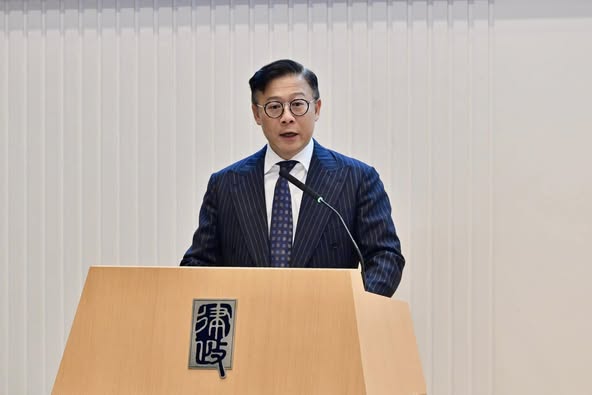 律政司副司長兼推動法律科技發展諮詢小組主席張國鈞致辭。張國鈞fb 律政司副司長兼推動法律科技發展諮詢小組主席張國鈞致辭。張國鈞fb