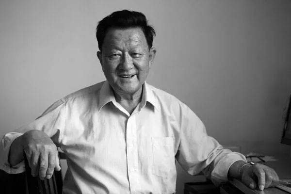 物证痕迹专家乌国庆。