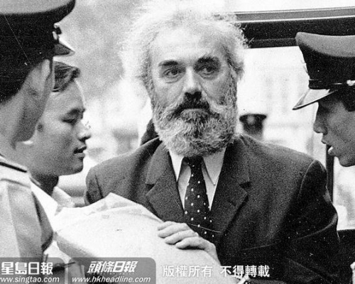 當年廉署人員在葛柏的私家車車尾廂,發現三本「數簿」。