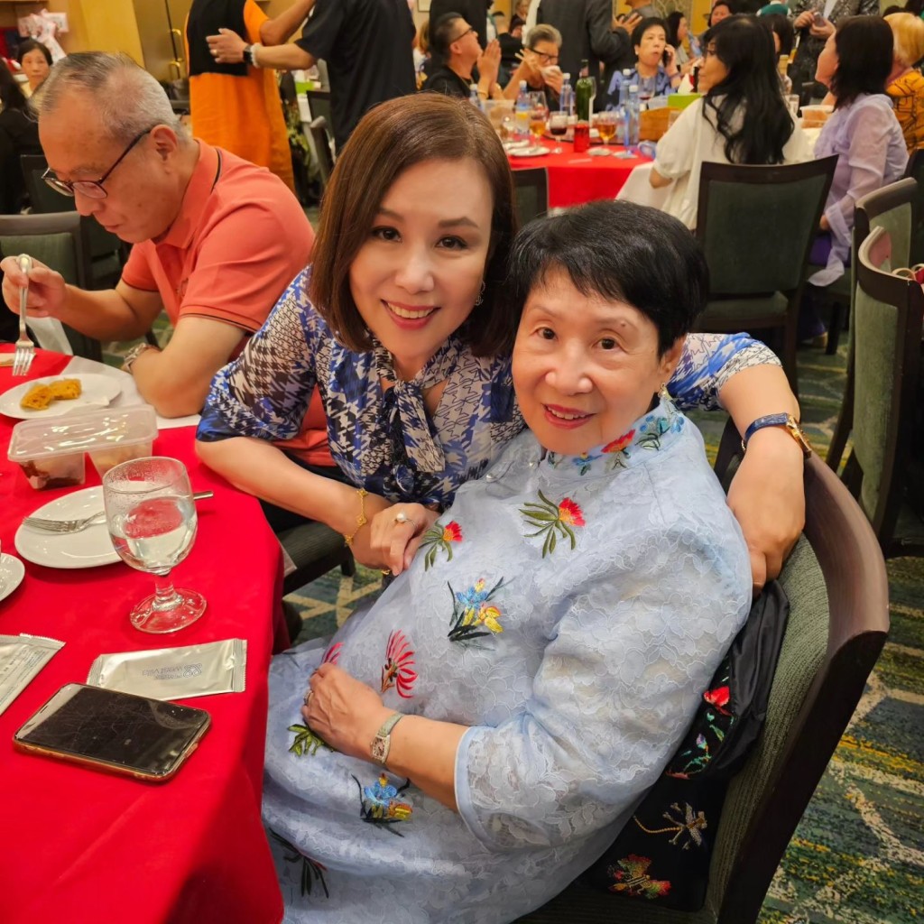 日前圈中大前輩蘇淑萍舉辦生日會，不少圈中人都有出席，包括文雪兒、吳君如媽媽。