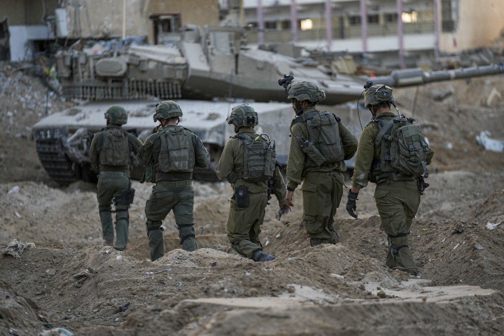 以军地面部队在加沙部署。美联社