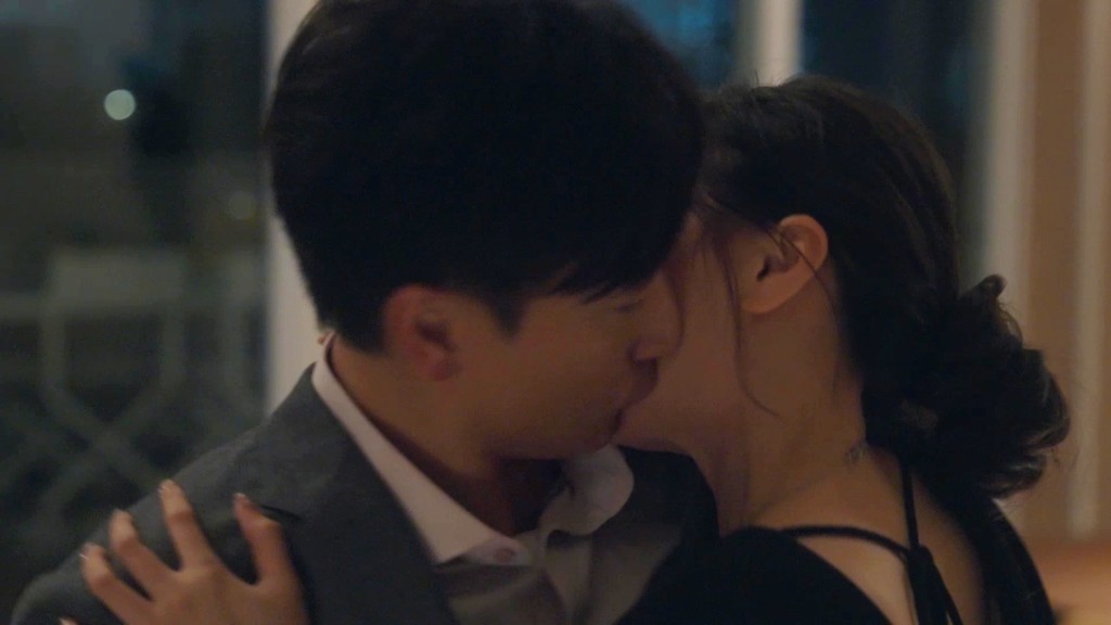 朱晨麗與方力申在預告片中激吻。