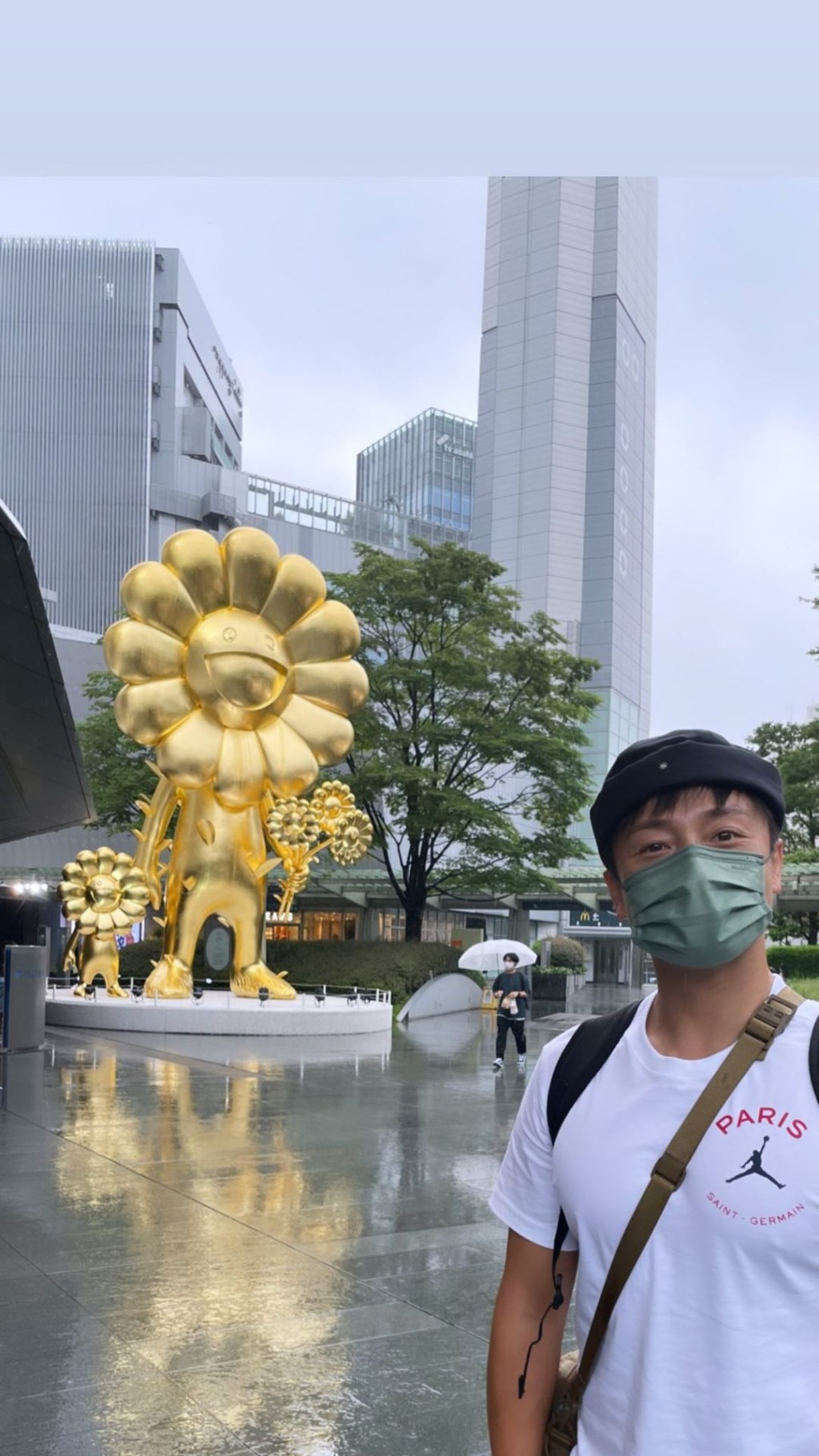 四出觀光。