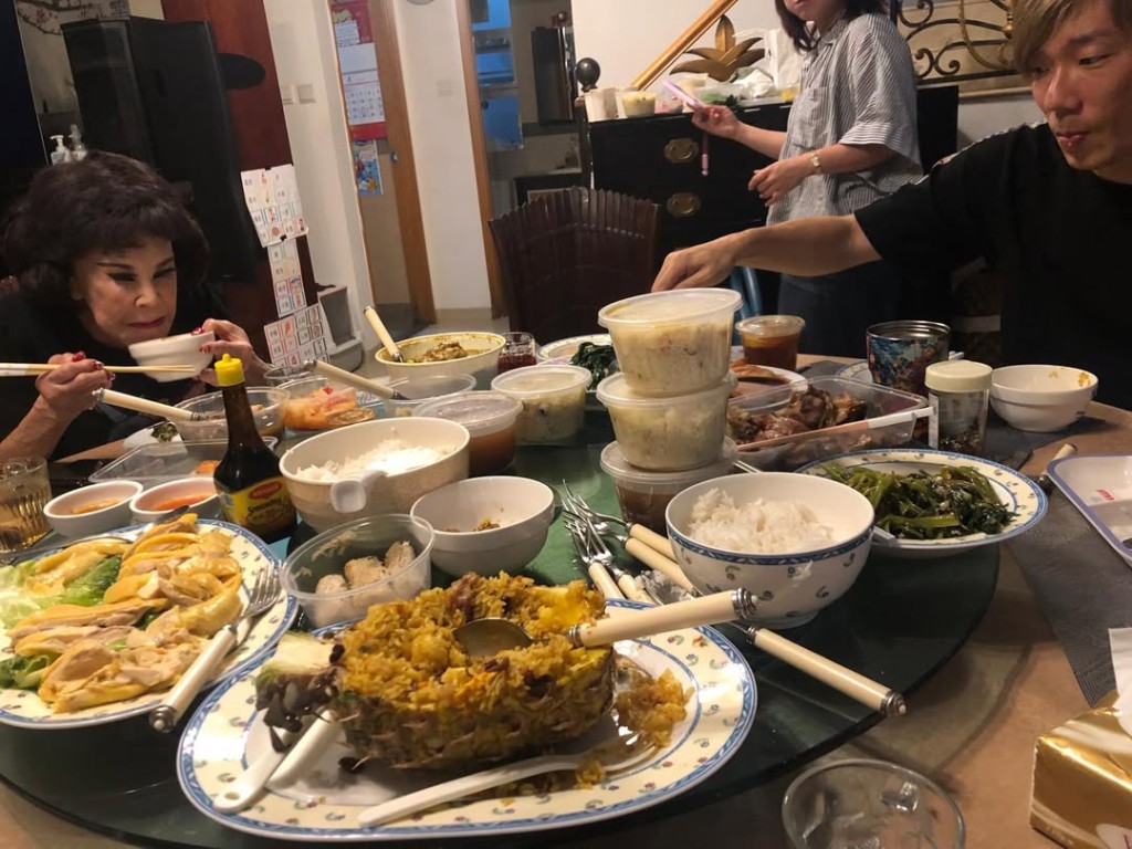黃夏蕙到訪邵音音家中。