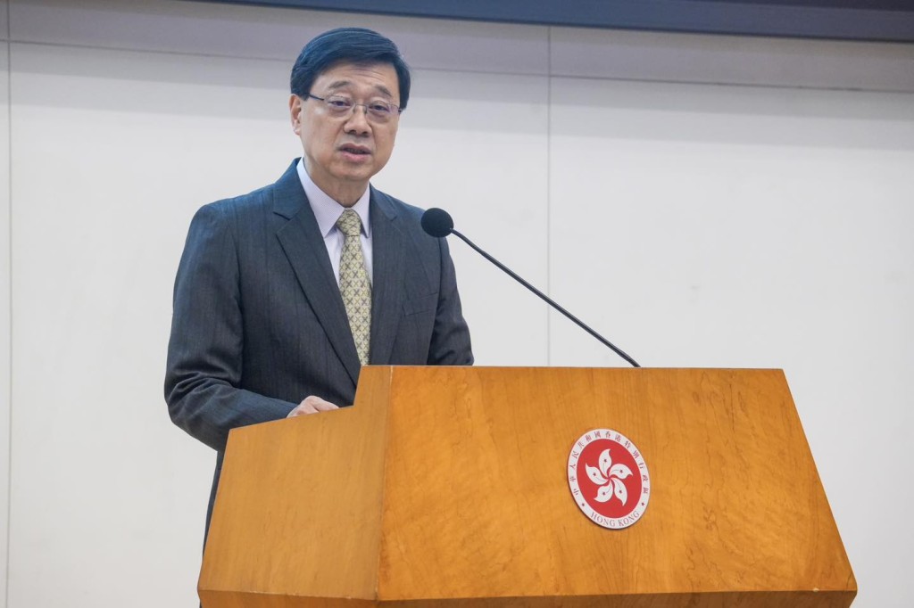 公務員學院將會邀請行政長官李家超和各主要官員輪流出席與學員會面交流。 公務員學院將會邀請行政長官李家超和各主要官員輪流出席與學員會面交流。