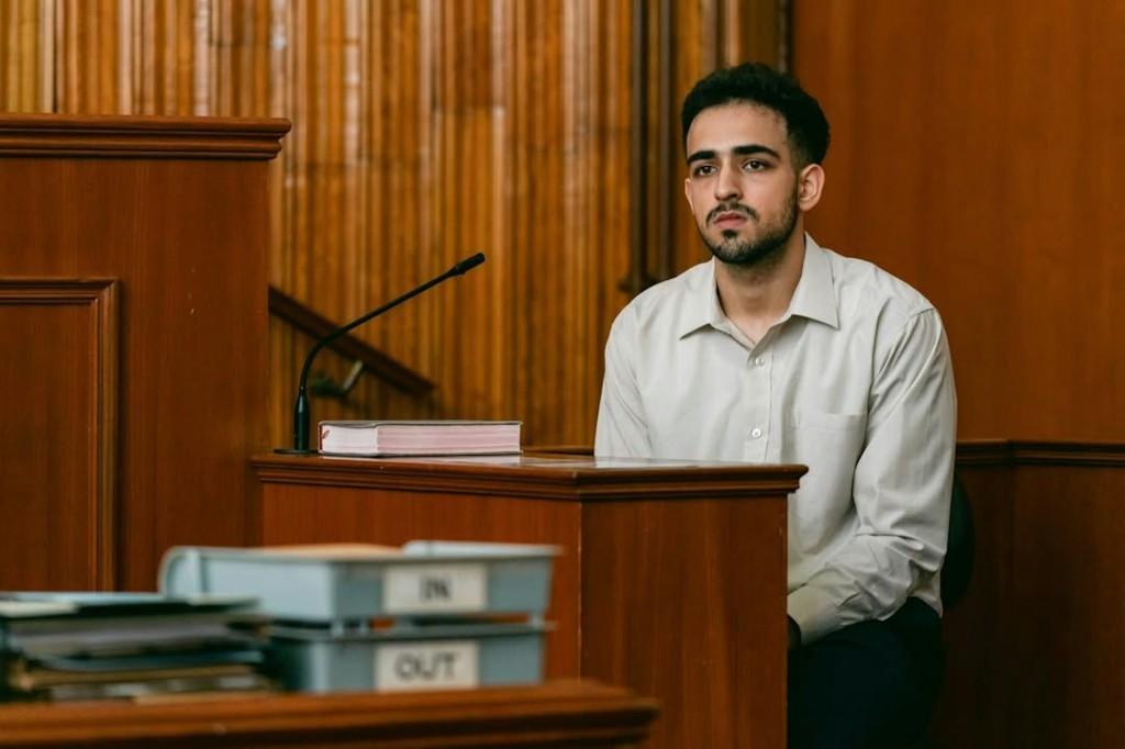 「艾文(Ahmad Ahtisham)」是Viutv電視劇《COURT!》其中一名巴基斯坦裔演員。《COURT!》劇照 「艾文(Ahmad Ahtisham)」是Viutv電視劇《COURT!》其中一名巴基斯坦裔演員。《COURT!》劇照