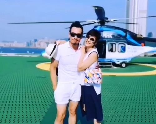 陳豪夫婦遊直升機河慶祝結婚5周年。