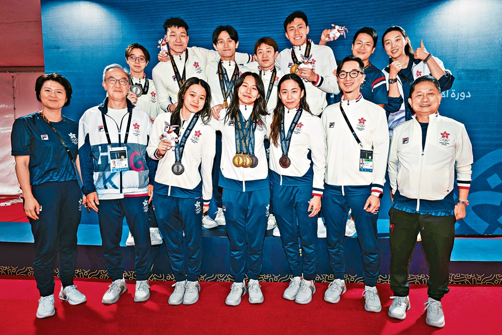 港泳隊在亞青運大豐收,周二共取得4金5銀1銅。