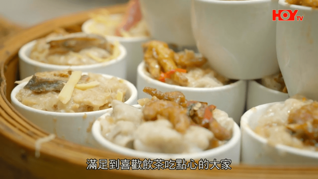 兩餸飯可選擇各種點心。(HOY TV節目《舌尖上的雙餸飯》截圖) 兩餸飯可選擇各種點心。(HOY TV節目《舌尖上的雙餸飯》截圖)