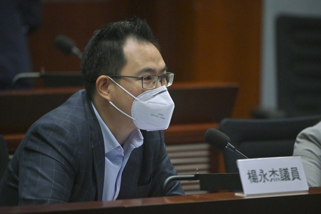 楊永杰表示復常和內地通關對香港經濟猶如「迎來春天」。資料圖片