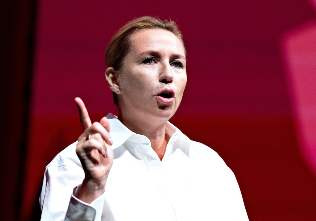 丹麦首相弗雷泽里克森（Mette Frederiksen）表示，协议将会加强格陵兰、丹麦王国、美国以至整个西方联盟的安全，对北约及欧洲均有利。路透社