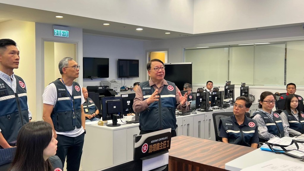 韋帕颱風︱陳國基：各部門嚴陣以待 感謝大家堅守崗位 助香港安然渡過是次天災