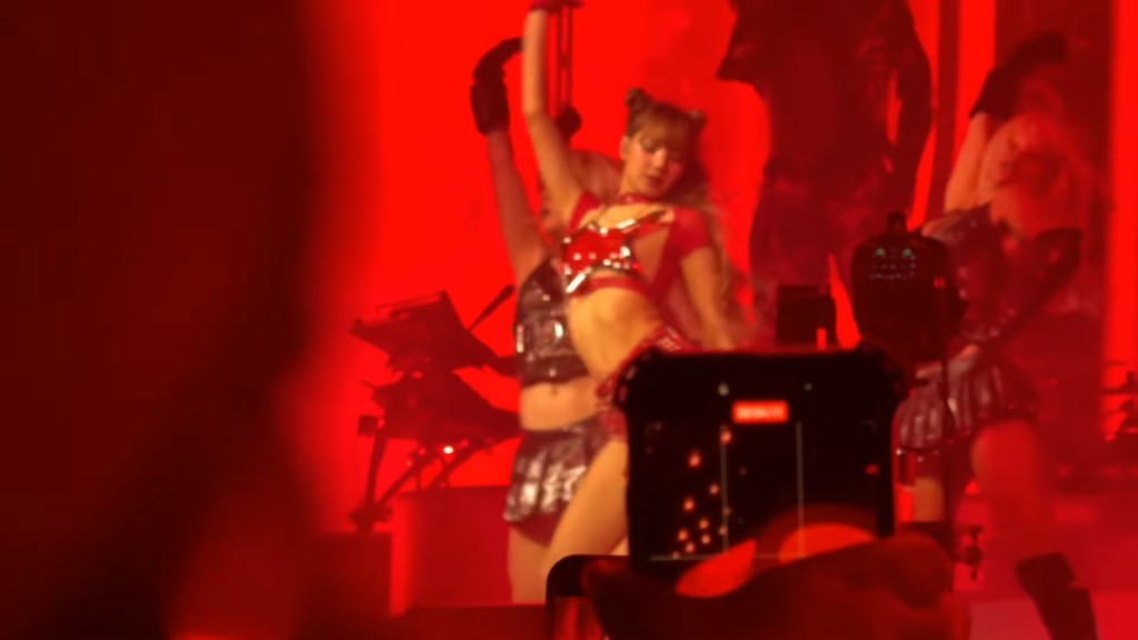Lisa日前為美國Coachella Festival表演。 Lisa日前為美國Coachella Festival表演。