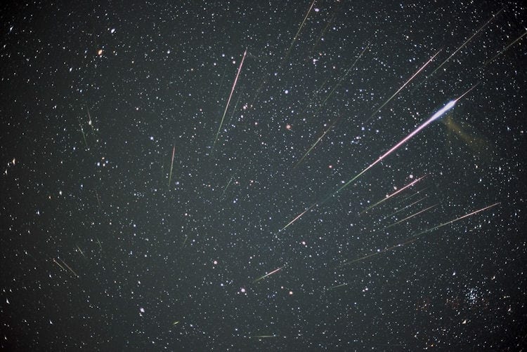獅子座流星雨有「流星雨之王」之稱。網上圖片